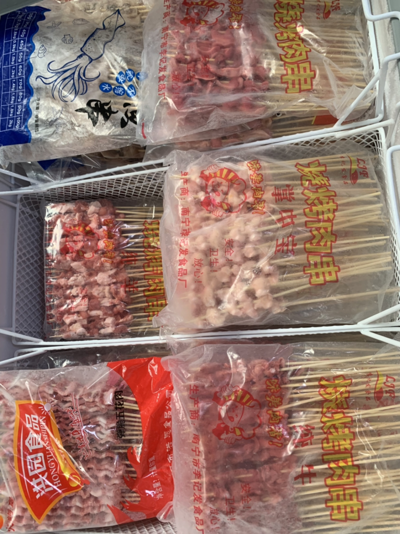 猪鞭一件起发品种多样烧烤肉串齐全欢迎采购