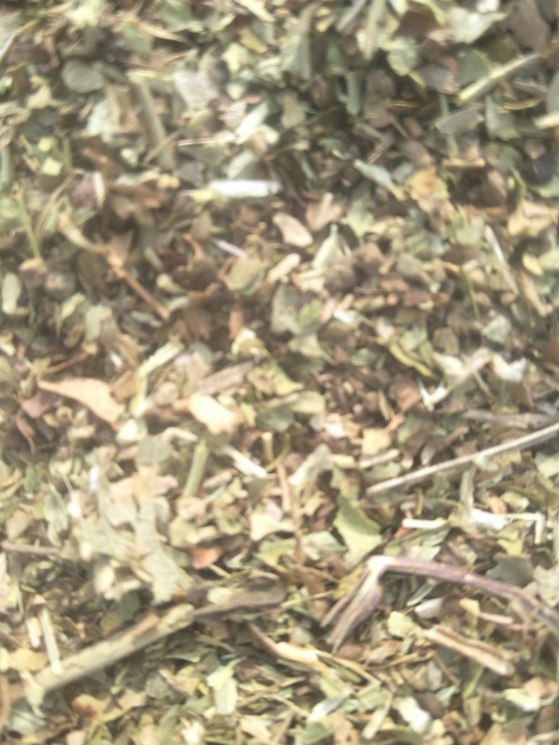 花生秧草粉，喂鸡鸭鹅兔的**。