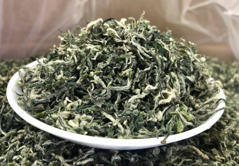 [标题]碧螺春新茶，明前芽茶，特级精选，一斤两罐装包邮