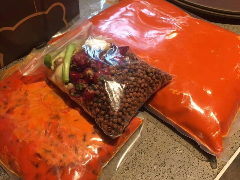 成都重庆牛油火锅料麻辣火鍋魚底料商用自助火锅底料