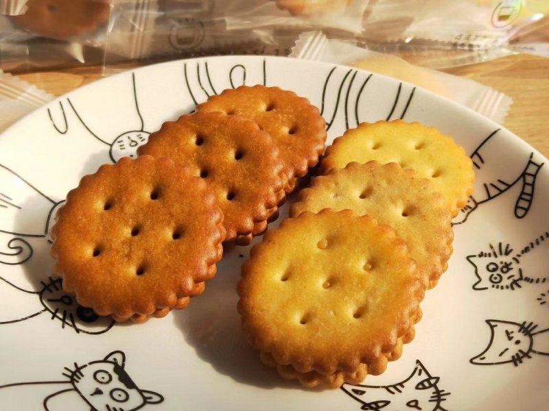 咸蛋蛋黄麦芽饼干网红小零食净重500克/盒包邮一件代发