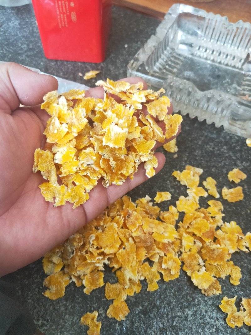 精致优选厂家直供蒸汽玉米压片喂牛好饲料全国发货