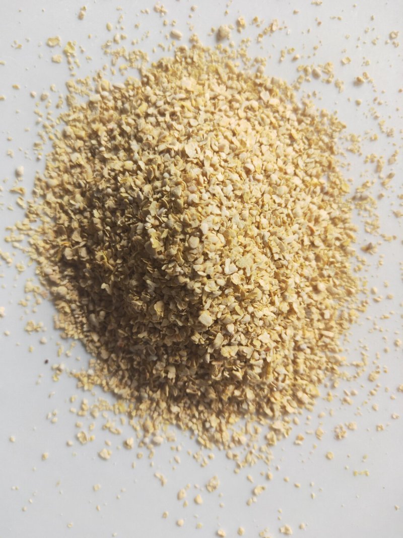豆皮，豆渣，是牛，羊，猪，鸡，鸭，鹅等禽类的饲料