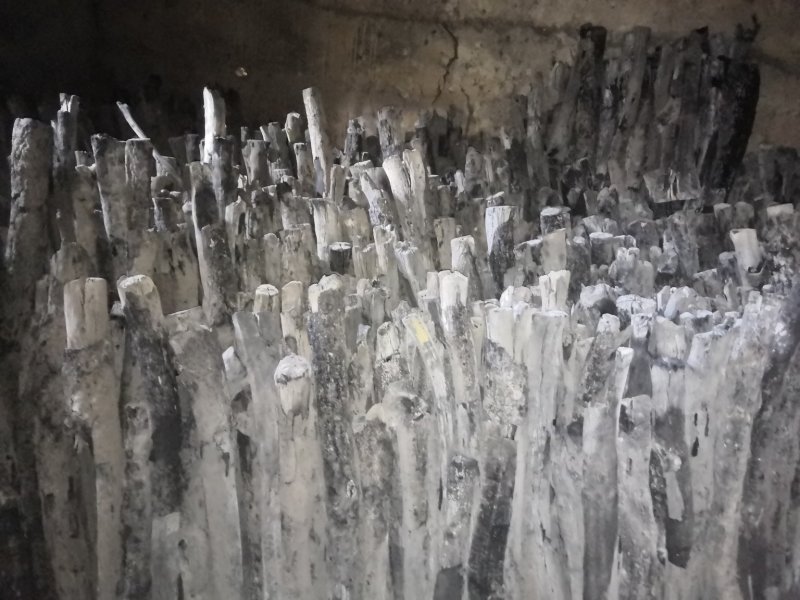 炭，白炭烧烤炭，钢炭，菊花炭，栎木白炭，高温白炭，原木炭