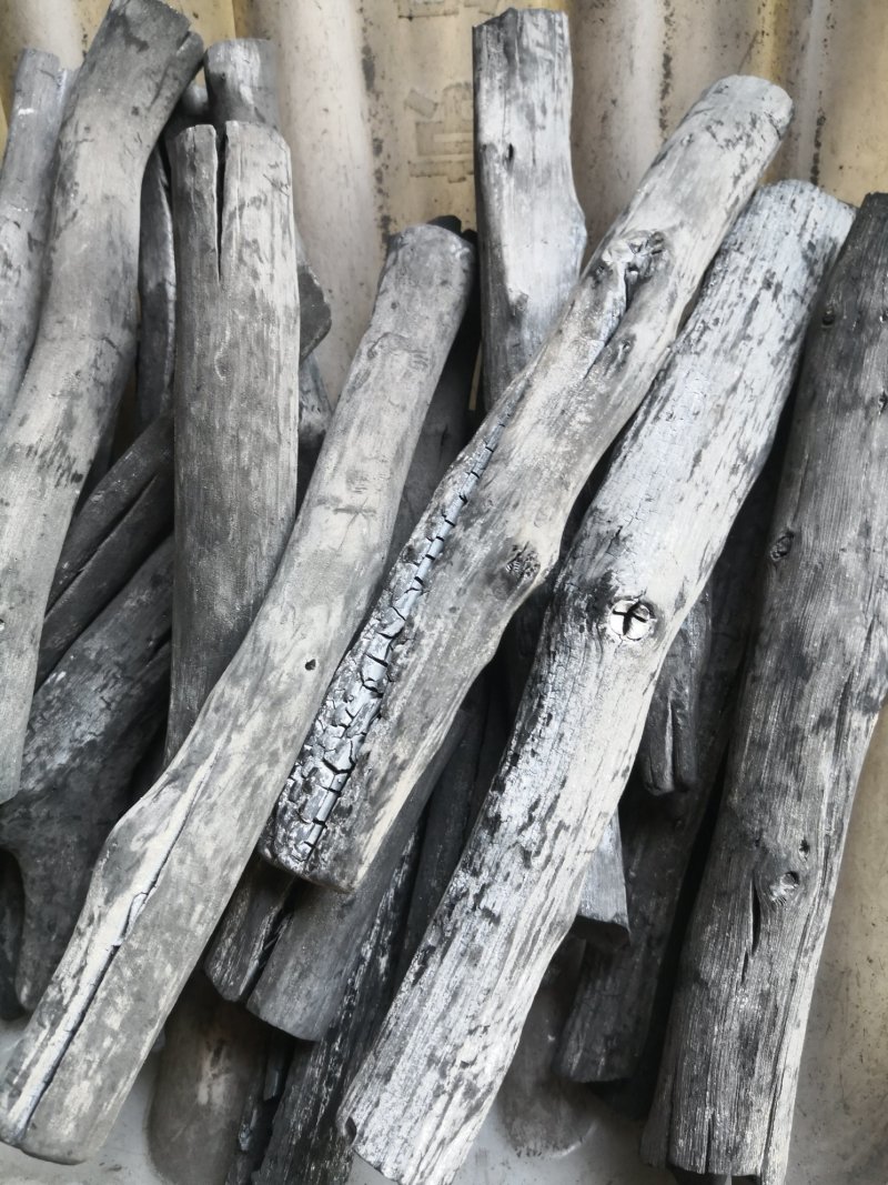 木炭批发梨木炭烧烤炭工业炭枣木炭，机制木