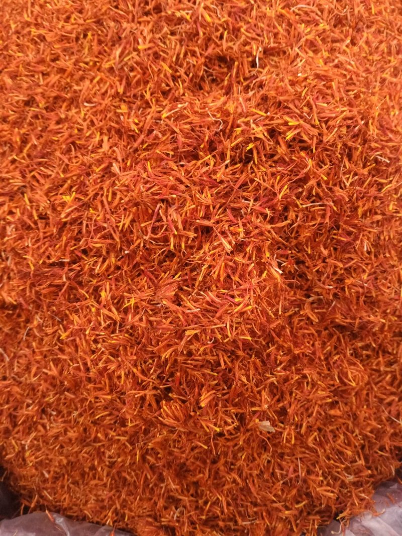 红花实物拍摄新疆红花无风沙，质量优质价格小幅度上涨