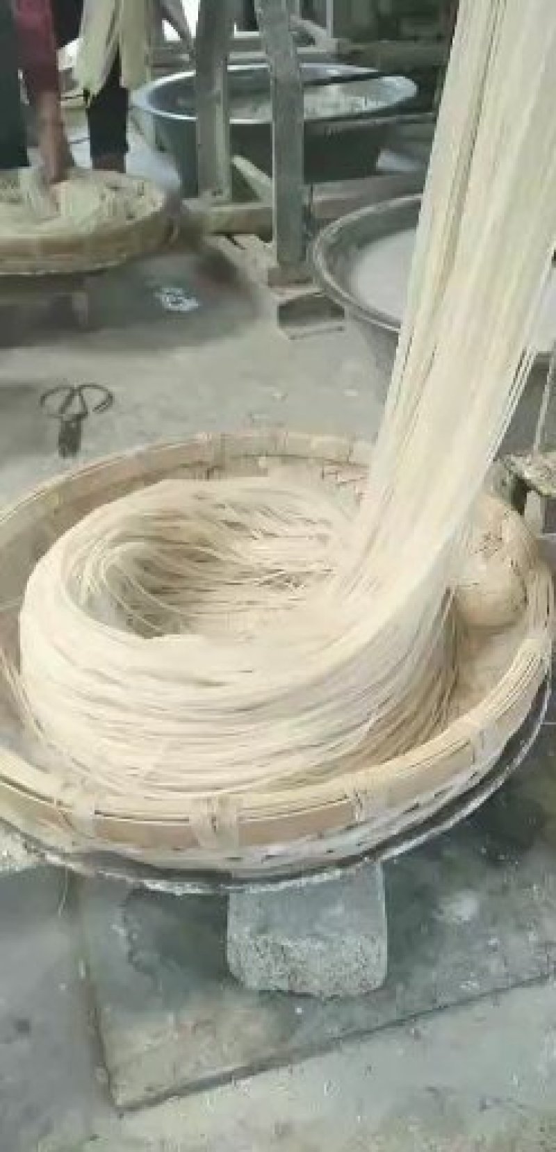 云南建水半干米线建水特产