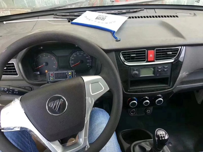 福田祥菱M1后双轮冷藏车