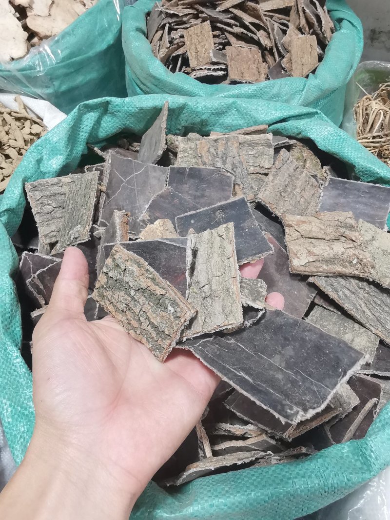 杜仲皮片拉丝非常好老杜仲皮批发零售全国发货