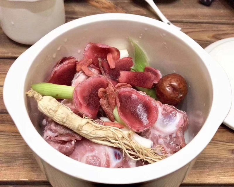 2025年新鲜带血的鹿茸鲜鹿茸片一件包邮
