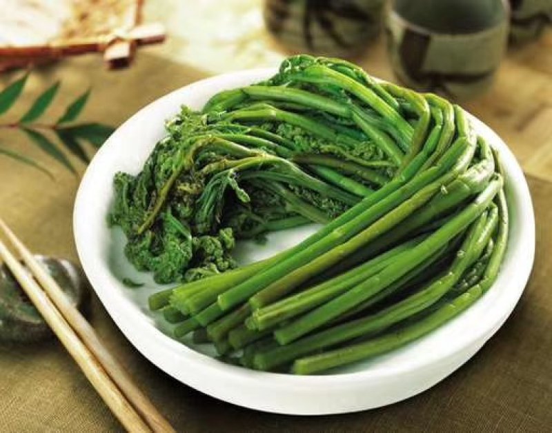 加工各种各样的蕨菜加工