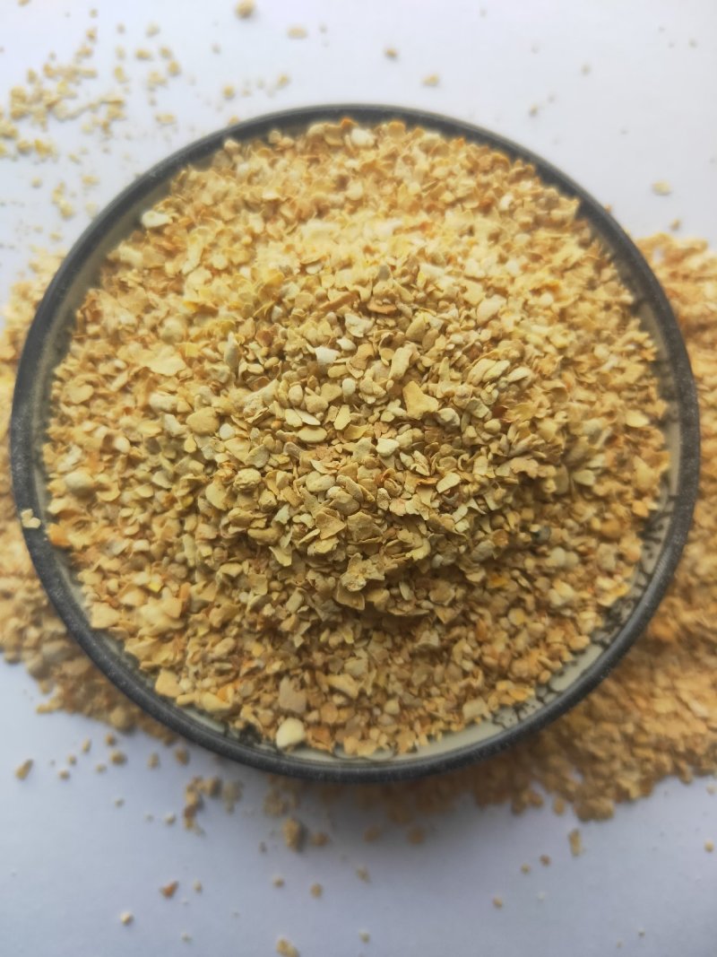 豆皮，豆渣，是牛，羊，猪，鸡，鸭，鹅等禽类的饲料