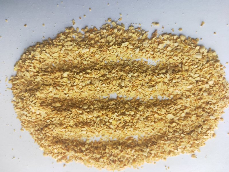 豆皮，豆渣，是牛，羊，猪，鸡，鸭，鹅等禽类的饲料