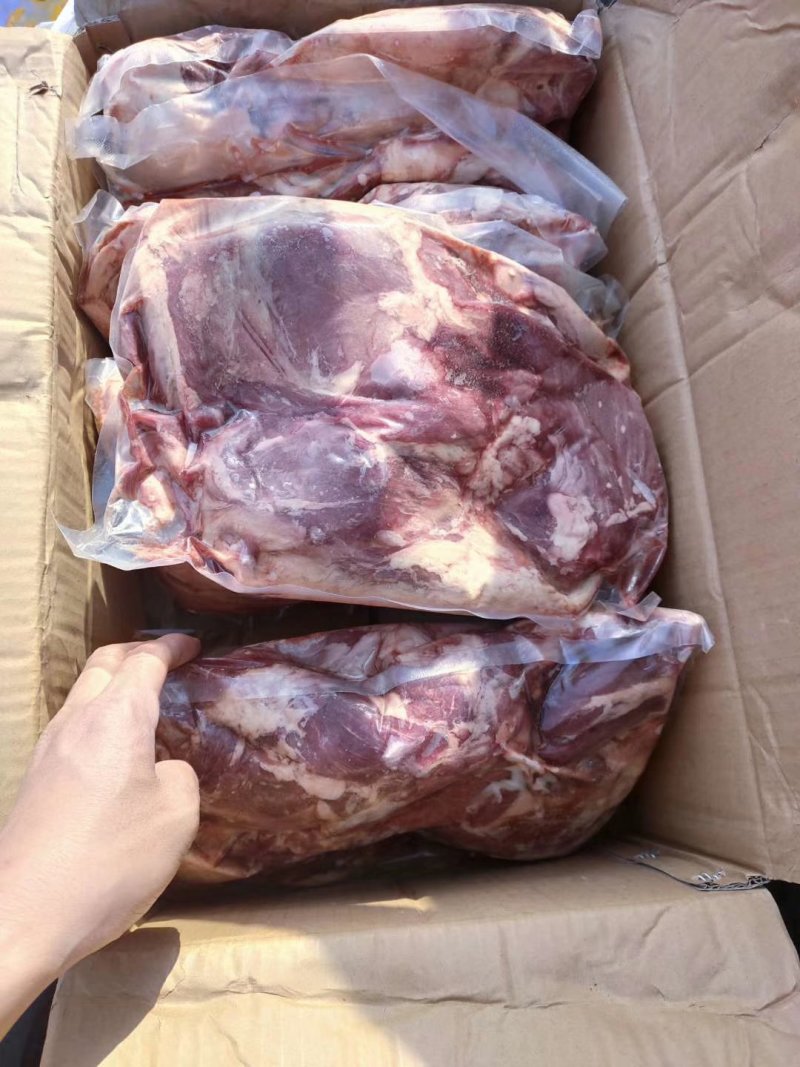 去骨羊后腿肉纯干，手公剔肉，自然块，