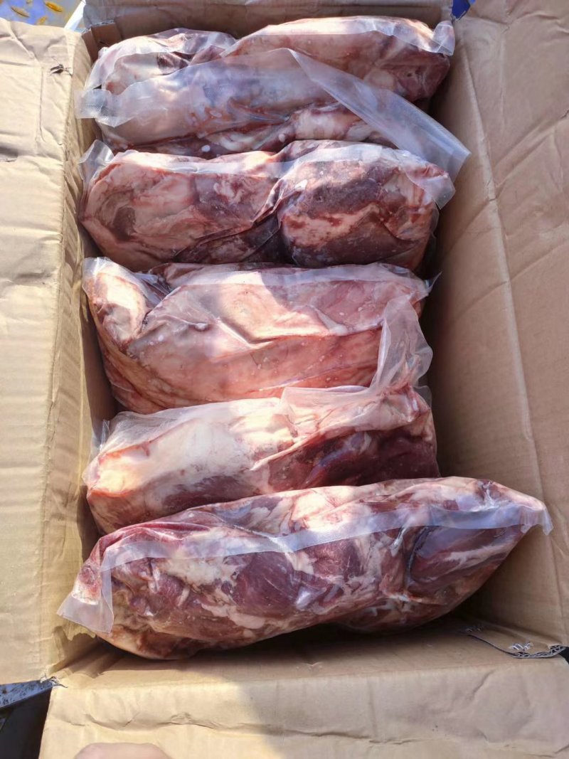 去骨羊后腿肉纯干，手公剔肉，自然块，