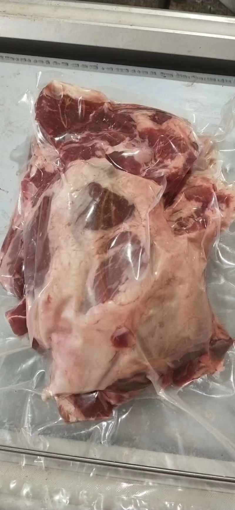 去骨羊后腿肉纯干，手公剔肉，自然块，