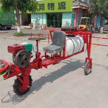 现货批发三轮支架式大型种植打药机,乘坐自走式高效打药机