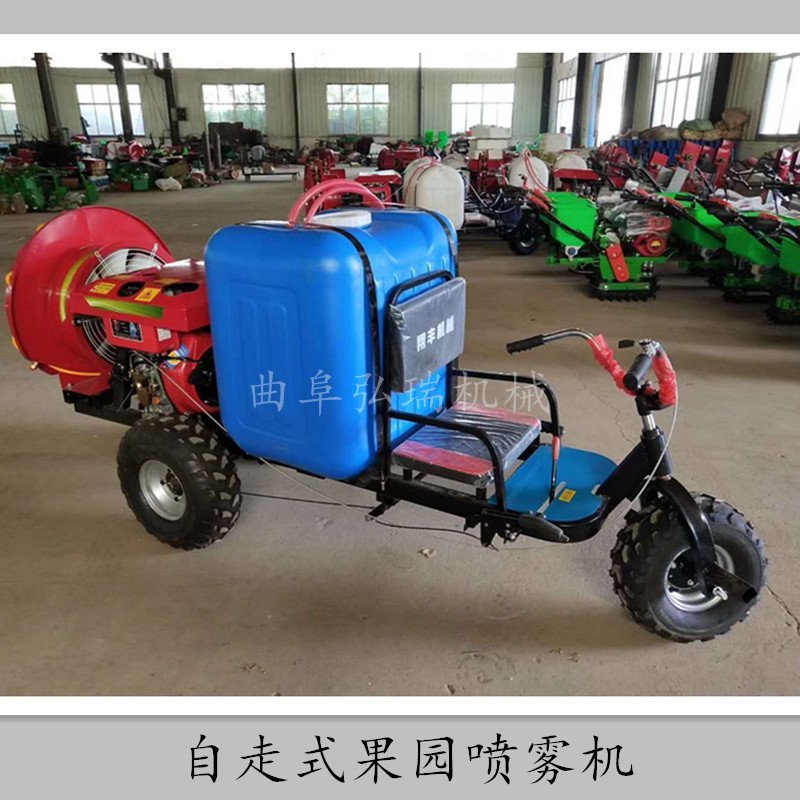 现货批发三轮支架式大型种植打药机，乘坐自走式高效打药机