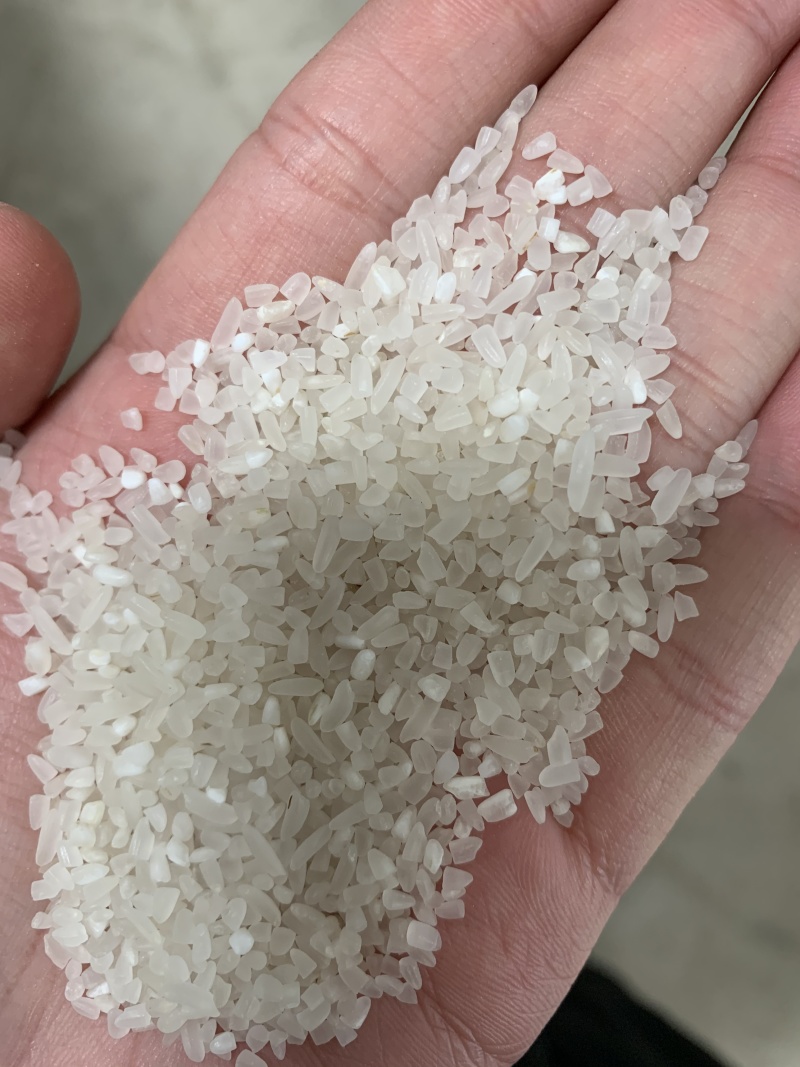 统糠油糠碎米黄米白米陈米，粉米，大量有货