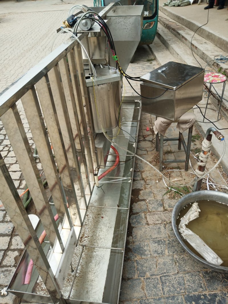 智能粥料器手机遥控电子饲喂器厂家直销