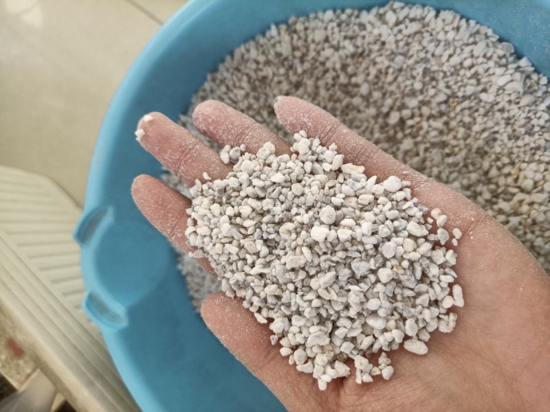 大量批发珍珠岩现货育苗基质培土栽花用珍珠岩颗粒
