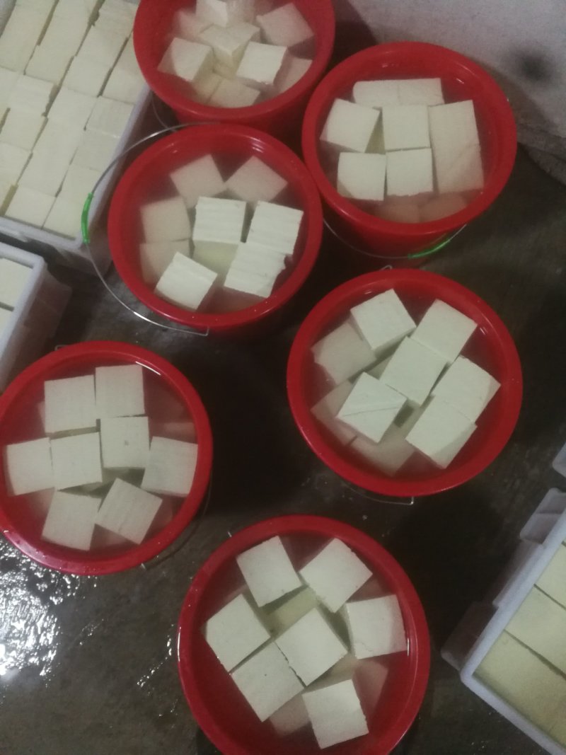 涿州市纯卤水豆腐。味美香甜大锅熬制长期供货量大优惠