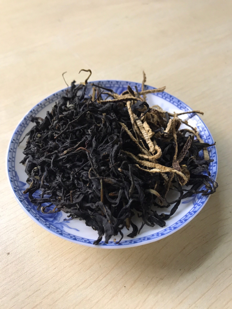 正宗新会东甲村陈皮丝，香甜润滑，泡茶煮菜，煲粥，熬汤佳品