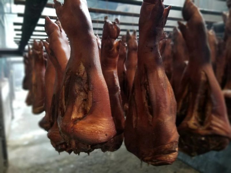 腊排骨烟熏腊肉，腊排骨地摊热卖产品，地摊热卖资源