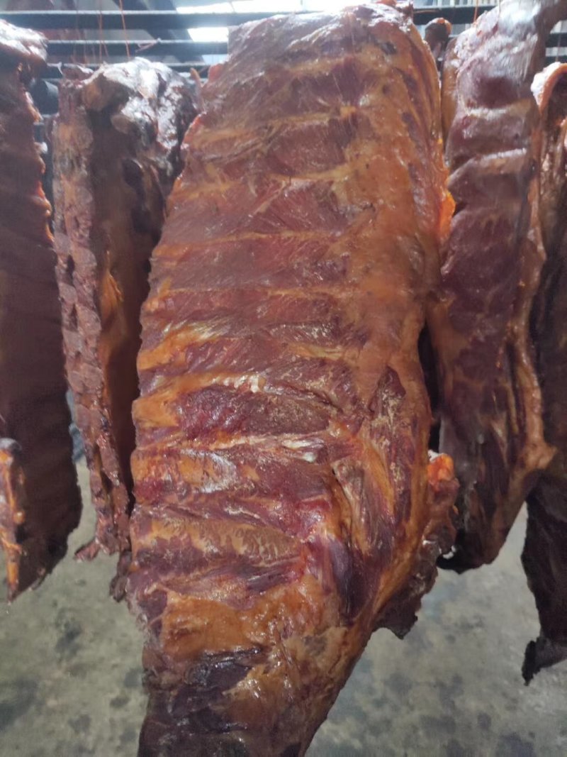 腊排骨烟熏腊肉，腊排骨地摊热卖产品，地摊热卖资源