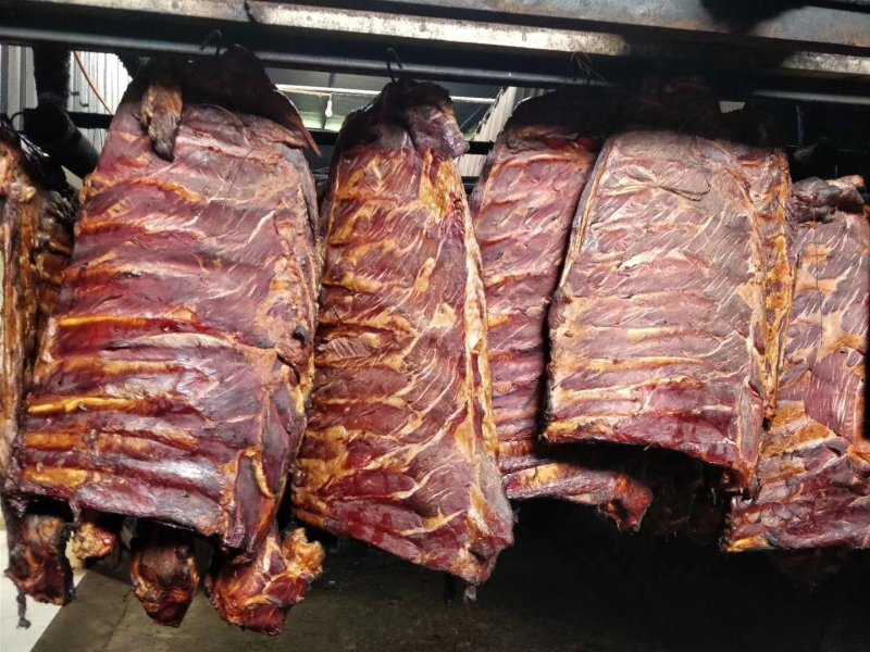 腊排骨烟熏腊肉，腊排骨地摊热卖产品，地摊热卖资源