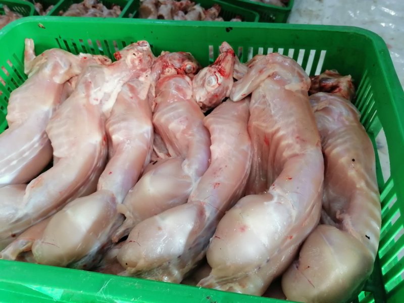 兔肉，大型养兔场供应，现杀鲜冻，常年供应，价格保持不变