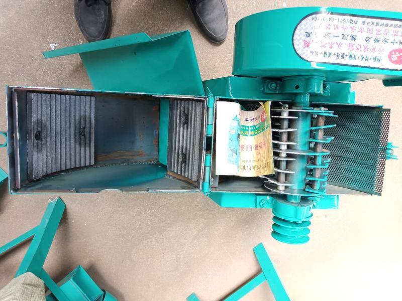 包邮家用多功能粉碎机32型带抽风粉碎机、玉米粉碎机、