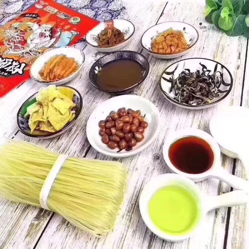 网红零食柳州螺蛳粉全国包邮一件代发