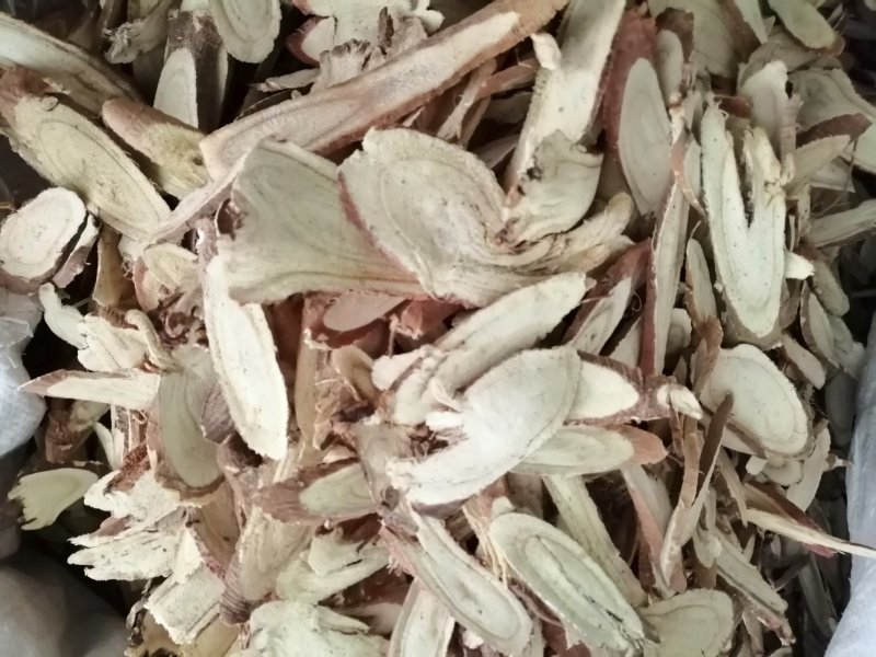 红皮甘草，大片、中大斜片、中小片、小片、杂色皮小片供应