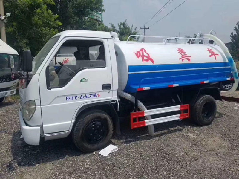 厂家直销洒水车吸粪车垃圾车等各种环卫设备