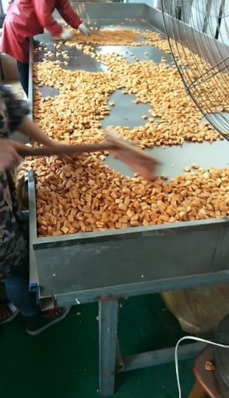 层层浪卷，膨化食品厂家直供，支持电商平台