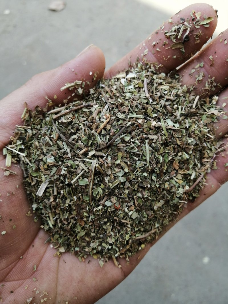 花生秧碎叶：蛋白质含量20%左右，适合所有的动物，