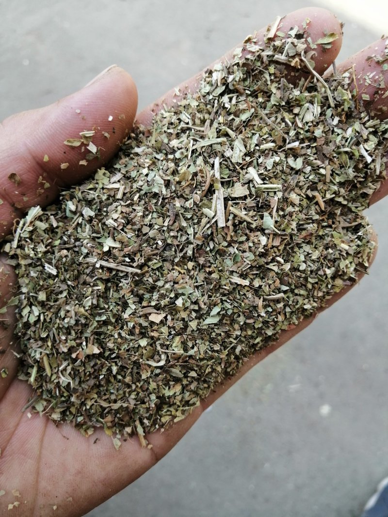 花生秧碎叶：蛋白质含量20%左右，适合所有的动物，