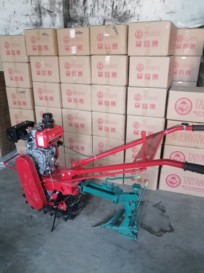 手扶车带花生收获机大蒜收获机整齐摆放链条收获机