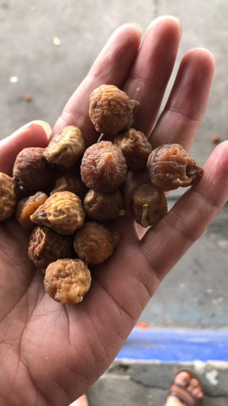 《伊朗无花果》口感非常好，可以煲汤，可以泡酒，可以泡茶。