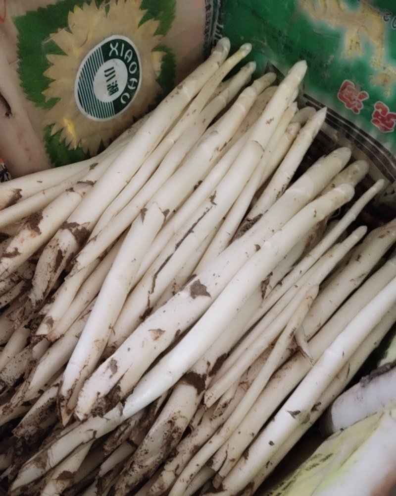 产地直供新鲜优质白芦笋量大从优一次合作终生朋友！