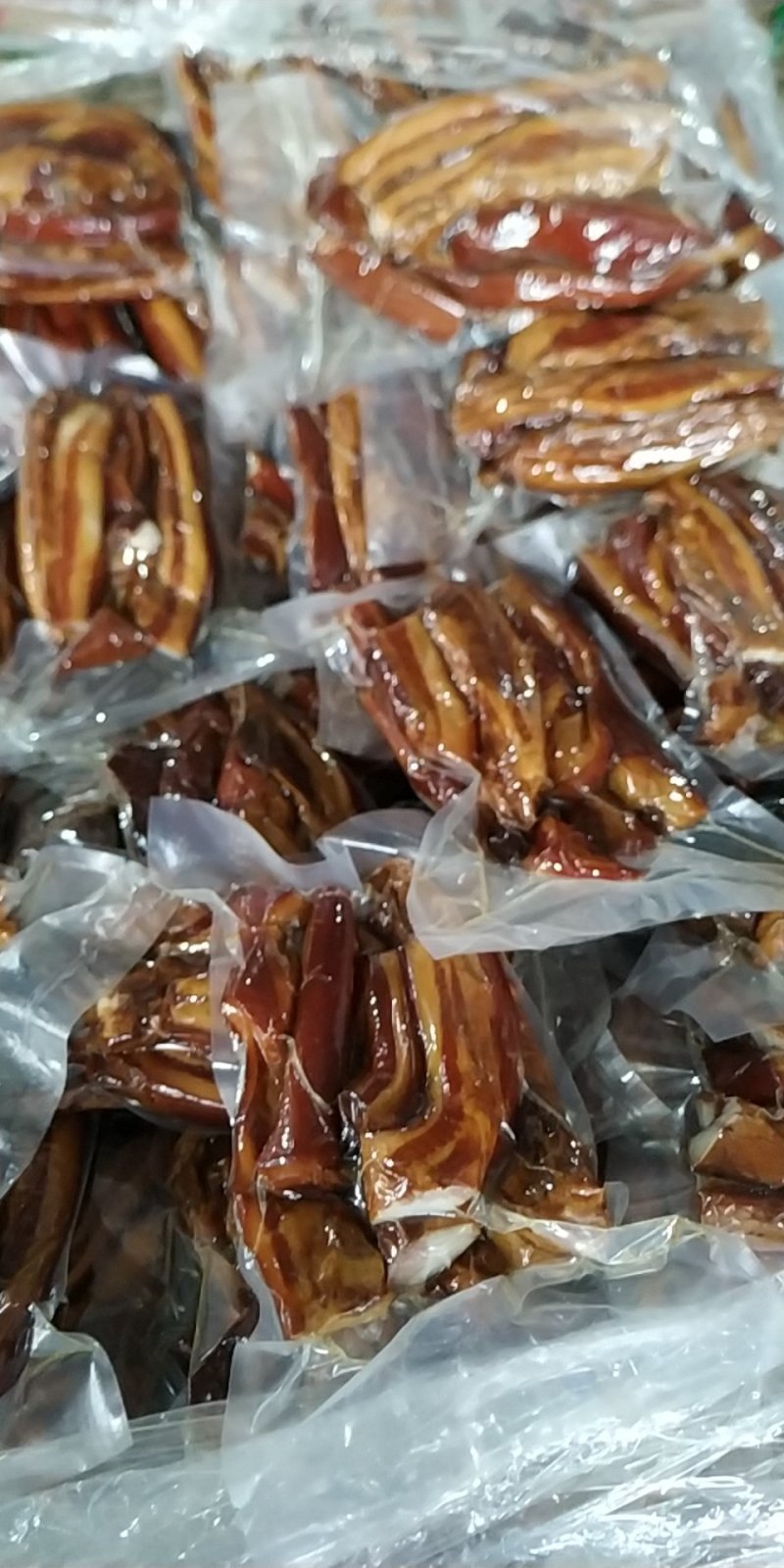 烟熏偏肥腊肉(厂家直供每天能供应30吨。支持一件代发