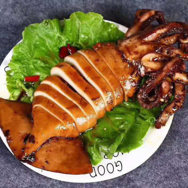 网红新鲜大鱿鱼香辣大个头鱿鱼熟食麻辣熟食零食整只加热即食