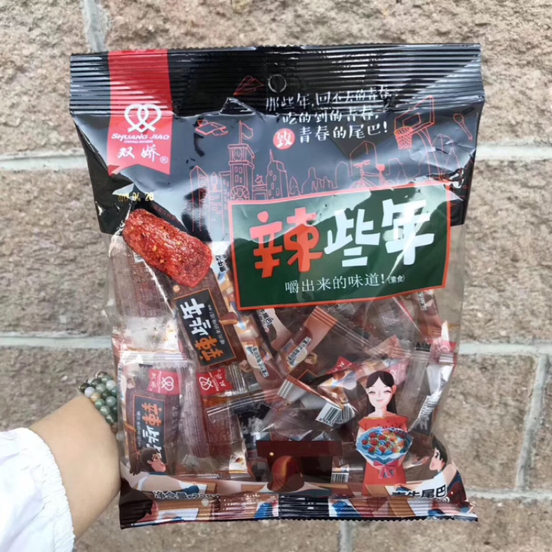 网红零食辣些年素大刀肉辣条全国包邮一件代发