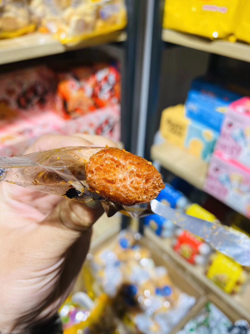 网红零食辣些年素牛尾巴辣条全国包邮一件代发