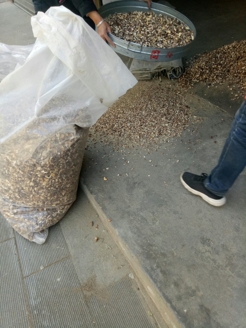 干香菇香菇碎片，精心挑选无菇脚无杂物无虫菇黑菇。