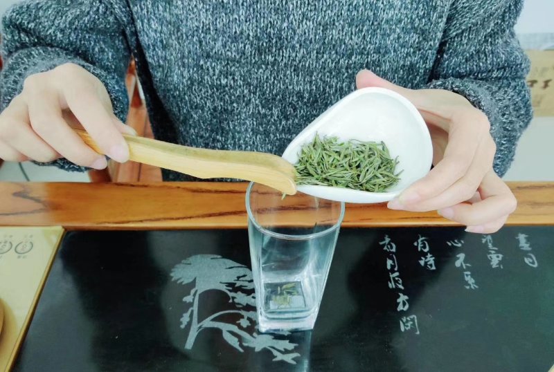 精品岳西石关高山茗茶，海拔一干多米的高山野茶，长年