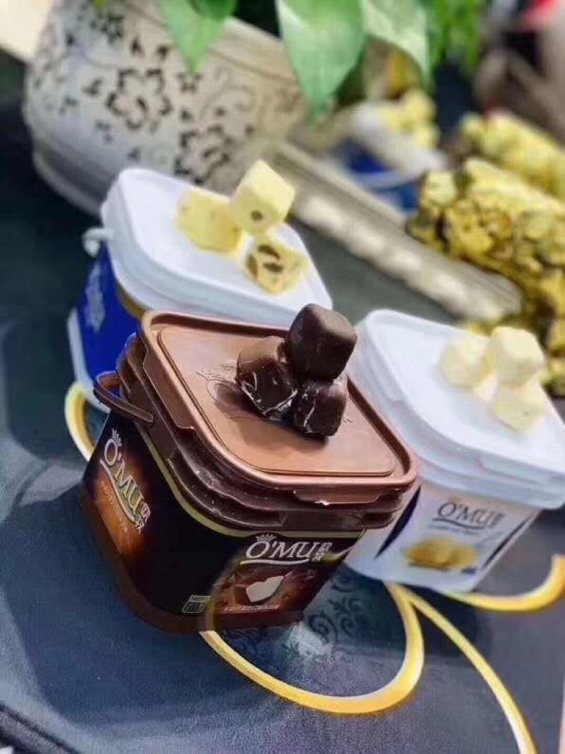 欧牧冰淇淋桶装冰淇淋草莓酸奶味朗姆味雪糕网红爆款