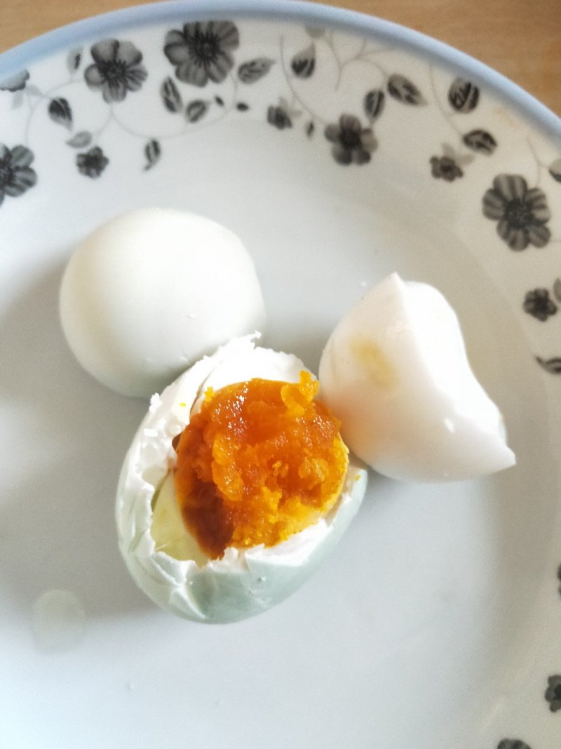 咸鸭蛋咸蛋黄出油咸鸭蛋
