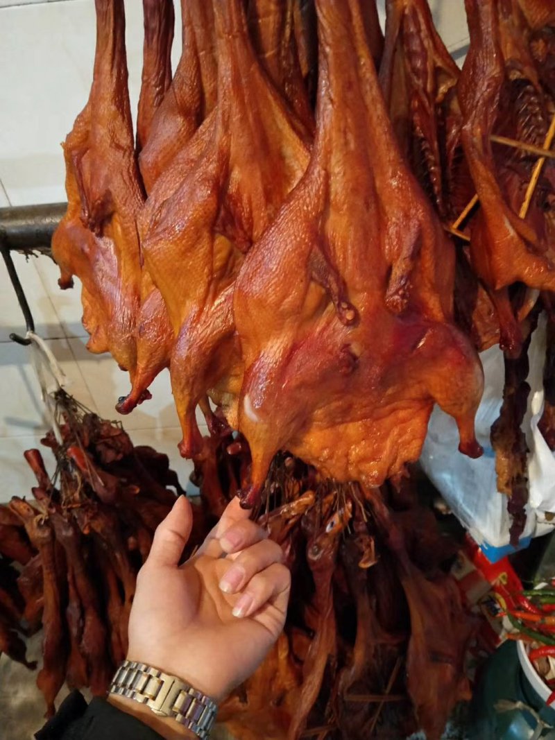 柴火烟熏腊鸭(厂家直销每天能提供10吨腊鸭，支持1件代发
